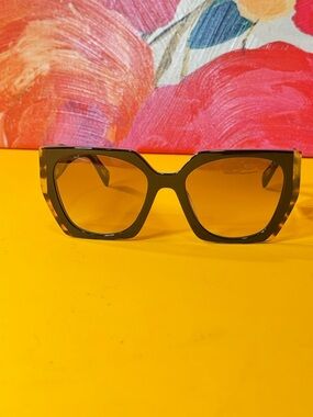 Prada Sunglasses Tortoiseshell Oversized Square Sunglasses - Amber Lenses